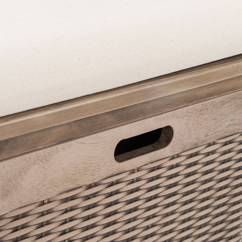 Banco de almacenamiento SAFAVIEH Fiorello con 3 cajones y cojín - 47.3 W x 15 L x 19 H - 47Wx15Dx19H