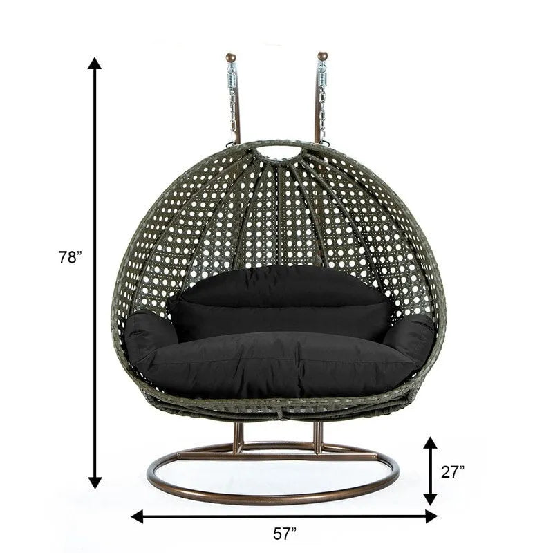 LeisureMod hängender Doppelsitz-Eierstuhl mit Gestell – Outdoor-/Indoor-Hängesessel aus Rattan-Geflecht für Terrasse, Schaukel und Hängeliege mit Polstern