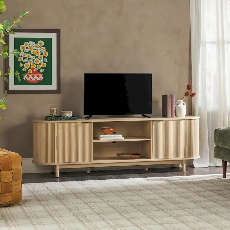 Middlebrook Designs moderne tv-meubel van 70 inch met verticale groeven en open opbergruimte