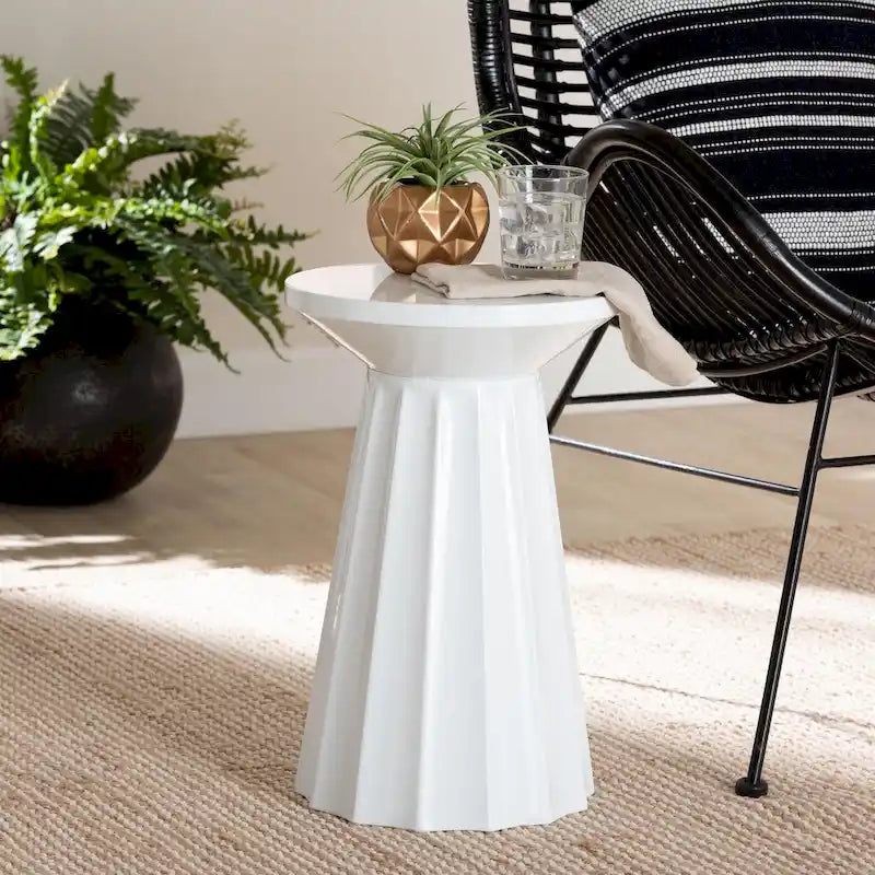 Table d’appoint ronde moderne en métal festonné Ulmer, pour intérieur ou extérieur semi-abrité