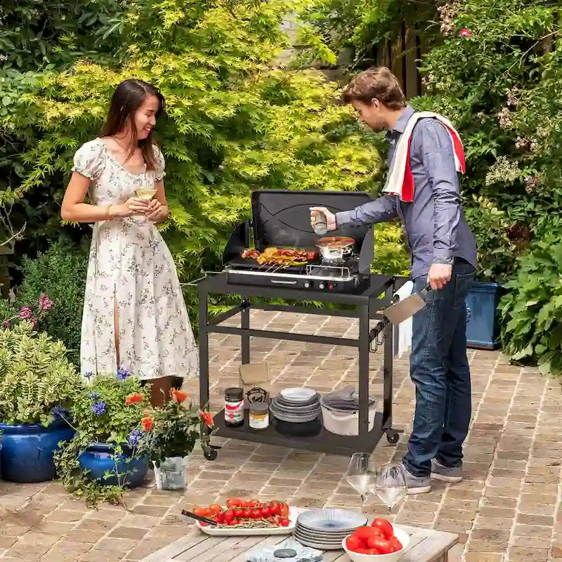 Chariot de barbecue extérieur Gymax avec support pour four à pizza, crochets d’étagère et fermeture verrouillable