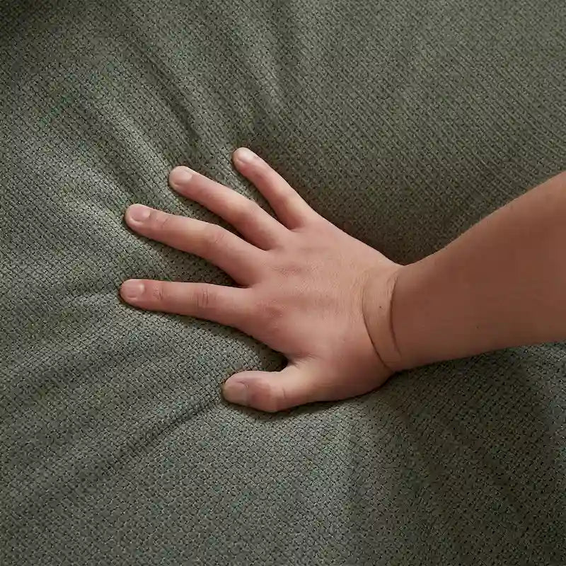 Grünes, 83,8 Zoll großes, ausziehbares Schlafsofa aus Polyester für 3 Personen mit 2-in-1-Funktion, Nagelkopfverzierung und faltbarer Matratze für das Wohnzimmer