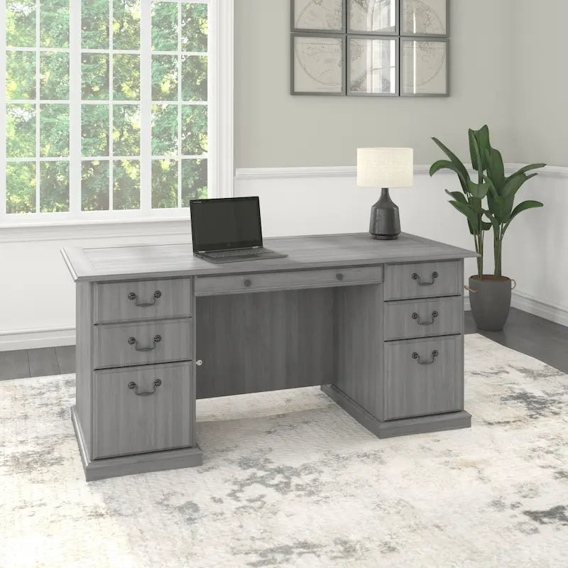 Bush Furniture Saratoga vezetői íróasztal fiókokkal és tárolóhellyel