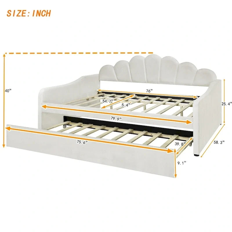 Gestoffeerd ligbed van volledige grootte met schelpvormige rugleuning en onderschuifbed