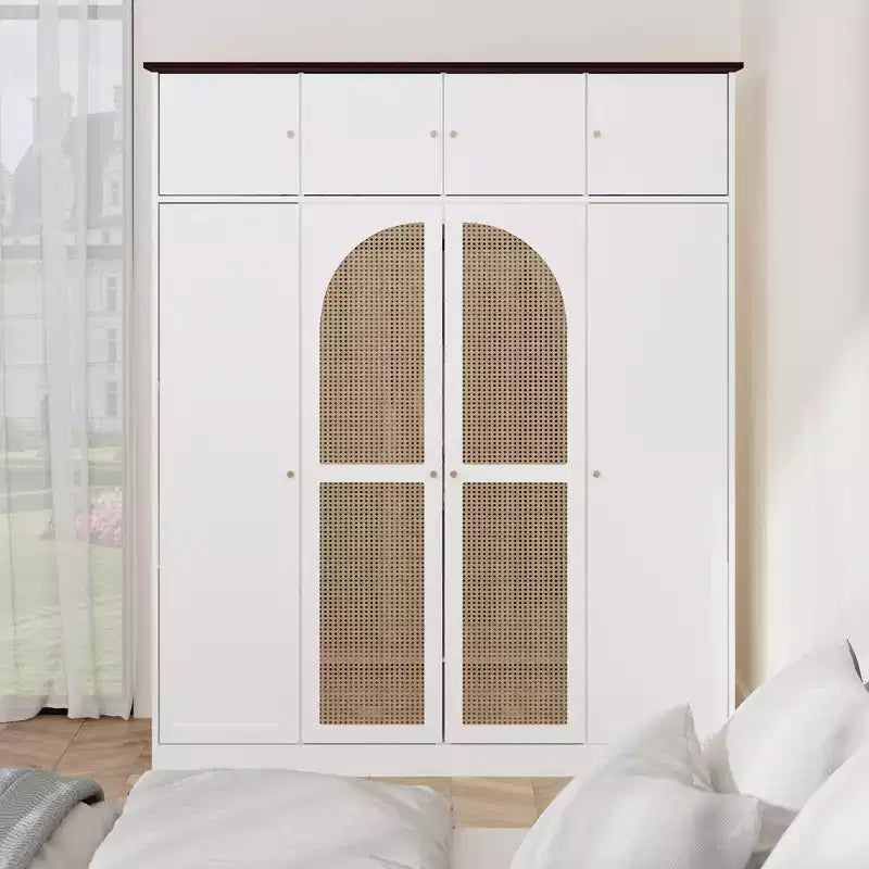 70,87 hoge ruime kledingkast met 8 deuren, kledingroede, verstelbare planken en decoratieve rotandeuren