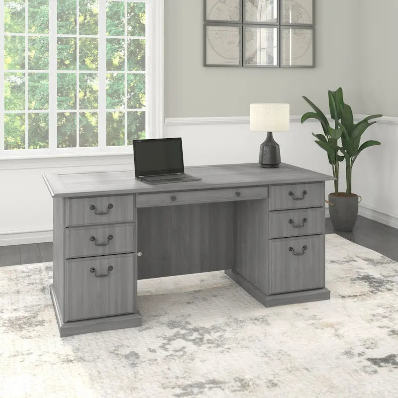 Bush Furniture Saratoga vezetői íróasztal fiókokkal és tárolóhellyel