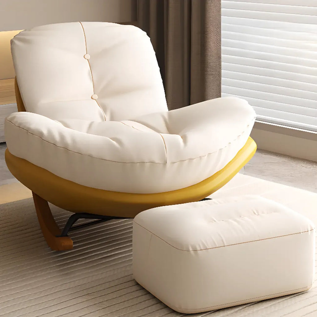 Sedia a dondolo imbottita in stile scandinavo con pouf opzionale