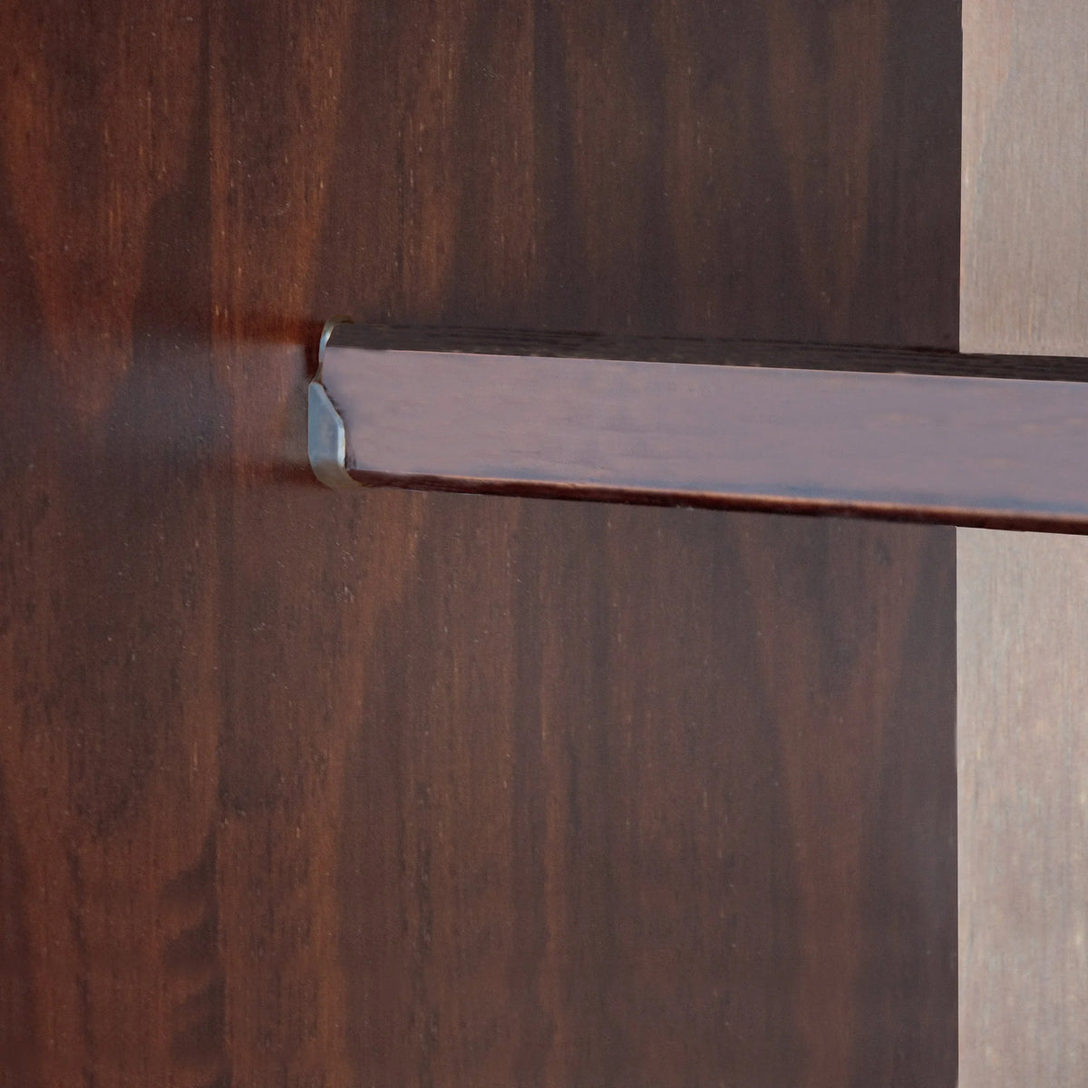 Palace Imports Kyle 4-türiger Kleiderschrank aus 100 % Massivholz mit Türen aus Massivholz oder Spiegelglas