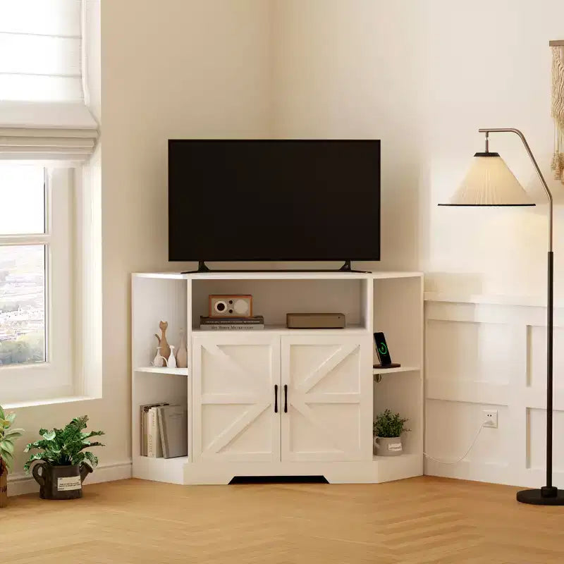 Mueble de TV de esquina para televisores de hasta 55 pulgadas, consola multimedia estilo granja con puerta de granero, estantes abiertos y gabinete de almacenamiento, blanco