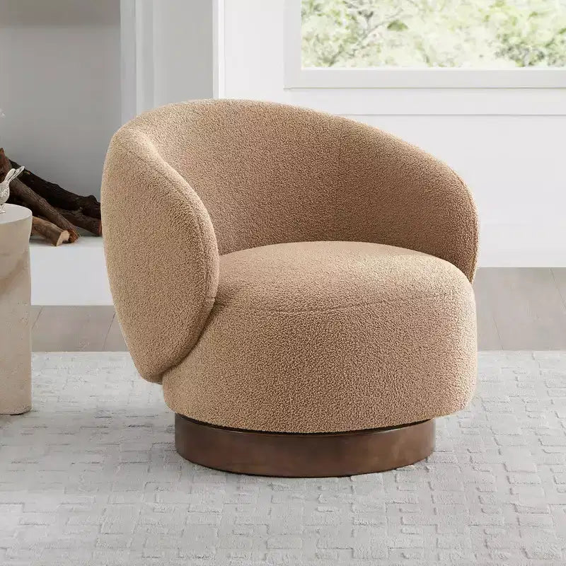 Poltrona barrel girevole imbottita d'accento Spruce&Spring con base in legno
