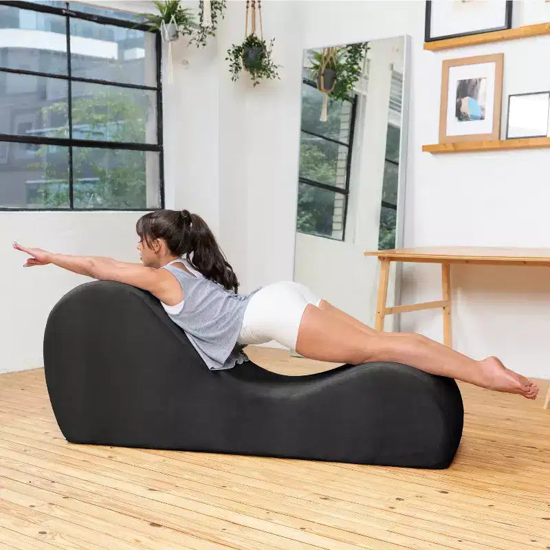 Elegancki szezlong Avana do jogi – wyprodukowano w USA – idealny do rozciągania, relaksu, ćwiczeń i nie tylko, 60D x 18W x 26H cali, jasnoszary