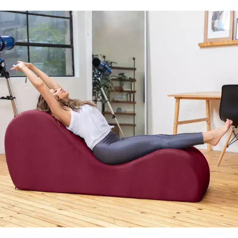 Elegancki szezlong Avana do jogi – wyprodukowano w USA – idealny do rozciągania, relaksu, ćwiczeń i nie tylko, 60D x 18W x 26H cali, jasnoszary