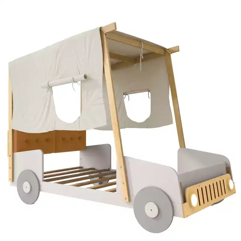 Letto per bambini a forma di auto in legno Whisen con cuscino, telo per il soffitto e LED - Naturale