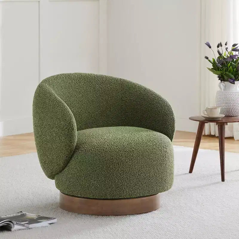 Poltrona barrel girevole imbottita d'accento Spruce&Spring con base in legno
