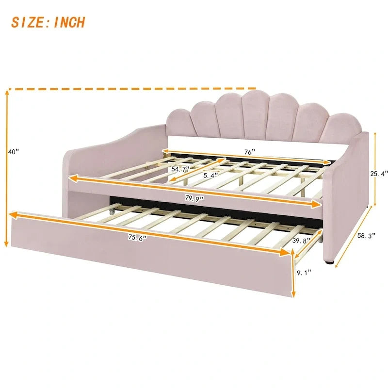 Gestoffeerd ligbed van volledige grootte met schelpvormige rugleuning en onderschuifbed
