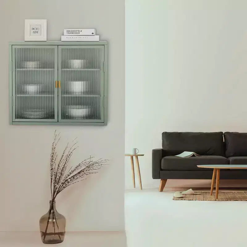 Armoire murale à double porte vitrée avec espace de rangement généreux, portes amovibles, étagères et coffre de rangement pratique pour les outils