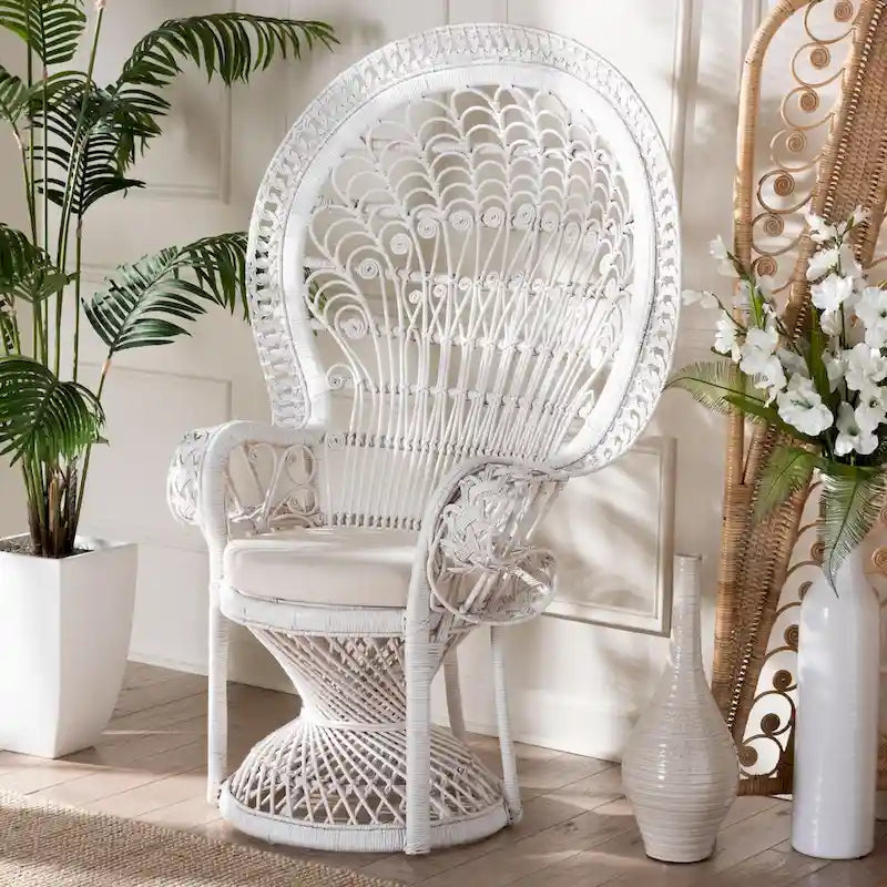 Kallima modern bohém stílusú, fehér és természetes rattanból készült pávaszék