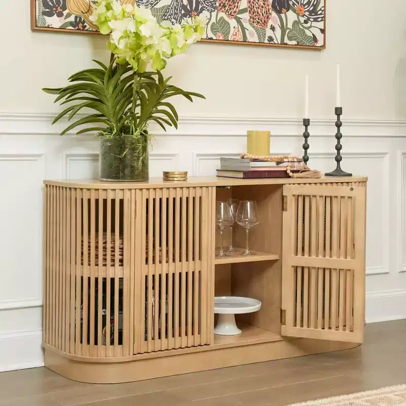 Buffet en bois massif Plank+Beam Contour avec 3 portes, meuble TV de 59 po pour salon