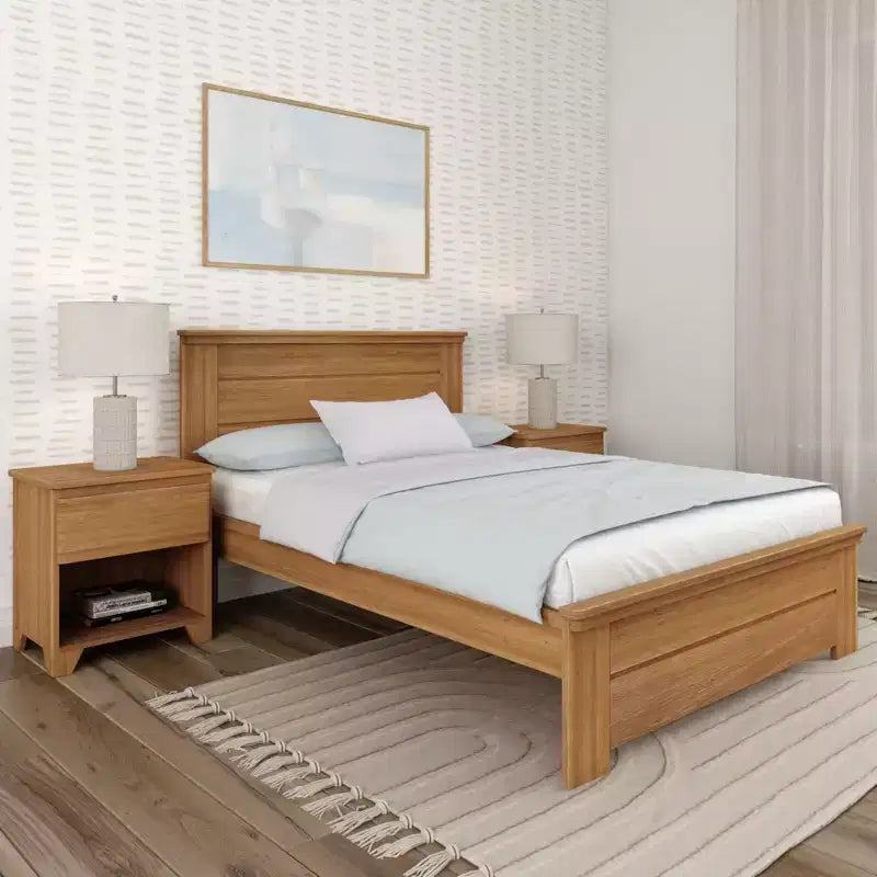 Plank+Beam bedframe in landelijke stijl, tweepersoonsformaat, met hoofdbord, platformbed van massief hout