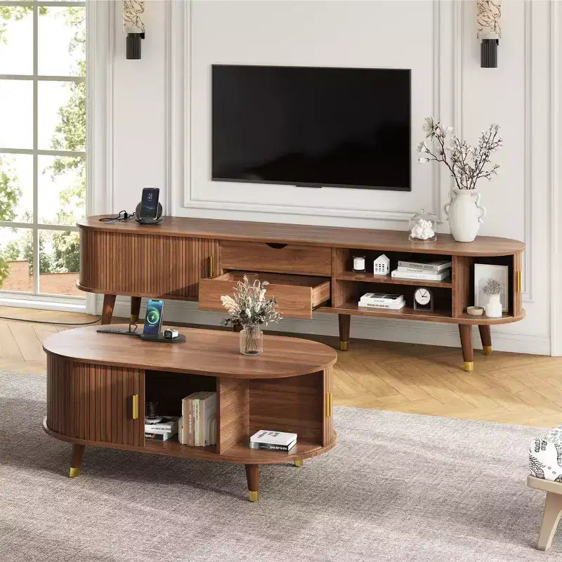 CLIHOME TV-Schrank und Couchtisch-Set aus Holz im Landhausstil mit Ladestation, ovale geriffelte Medienkonsole für Fernseher bis zu 80