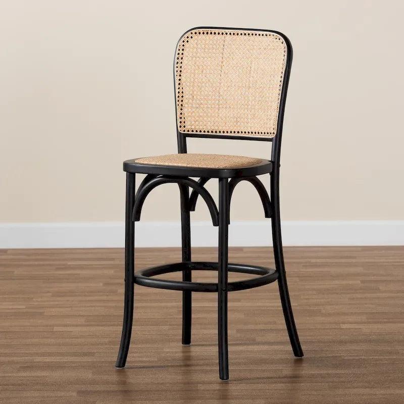 Moderner Rattanstuhl „Vance“ im Mid-Century-Stil mit Flechtmuster und Holz