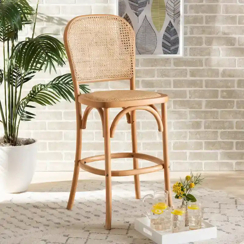 Moderner Rattanstuhl „Vance“ im Mid-Century-Stil mit Flechtmuster und Holz