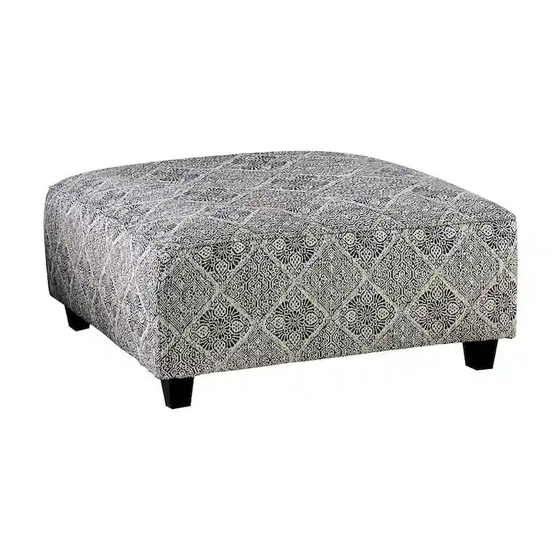 Pouf cocktail de transition en tissu gris Stormy avec imprimé marocain de Gracewood Hollow