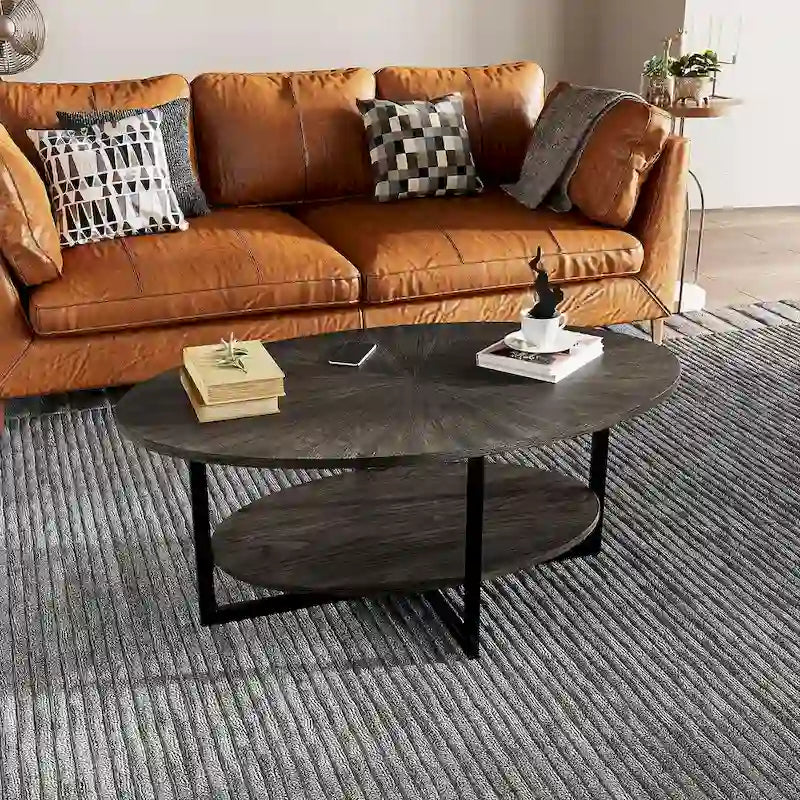 Ovaler Couchtisch aus Massivholz mit gekreuzten Metallbeinen