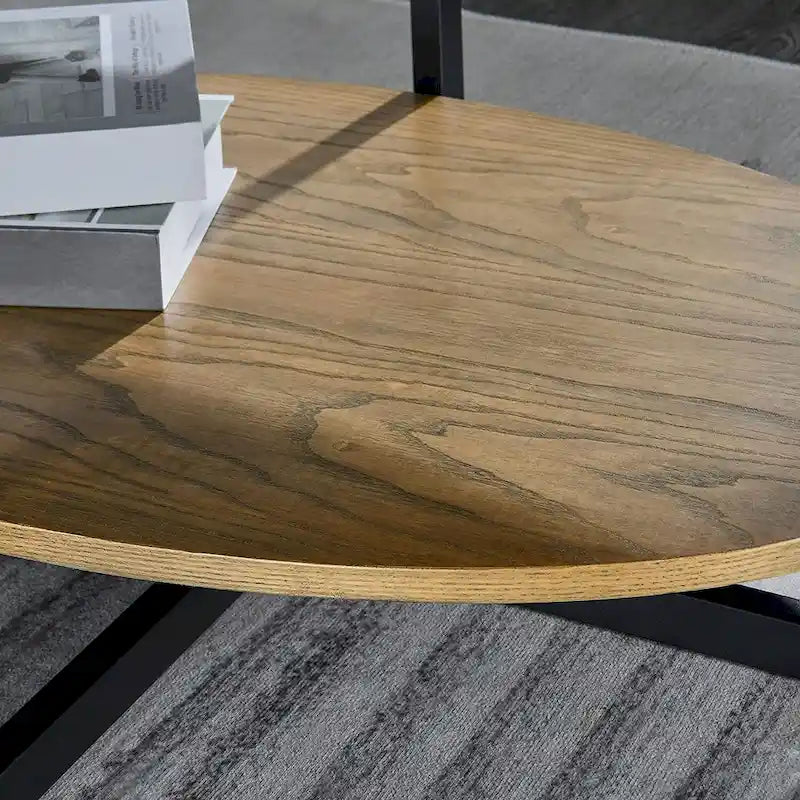 Ovaler Couchtisch aus Massivholz mit gekreuzten Metallbeinen