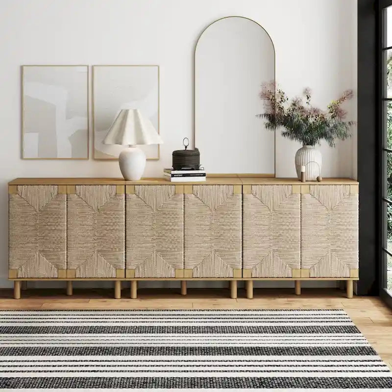 Mobiletto decorativo in legno Beacon di Nathan James con ante in giunco marino e ripiano regolabile