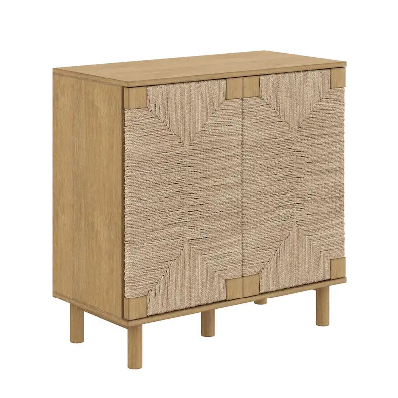 Mobiletto decorativo in legno Beacon di Nathan James con ante in giunco marino e ripiano regolabile