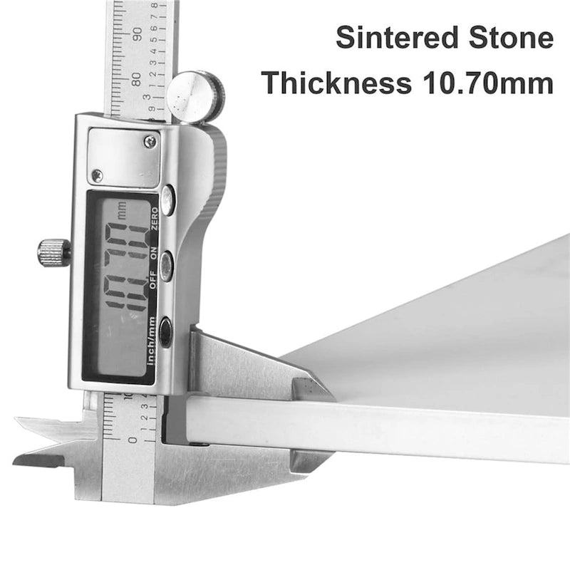 Tavolo da pranzo da cucina moderno per 6 persone, piano rettangolare in marmo con gambe metalliche rastremate