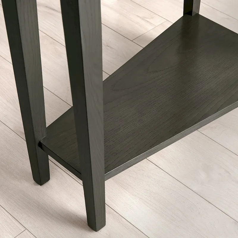 Teegan bijzettafel van massief hout met wigvormige verstelbare fauteuilzijde en plank