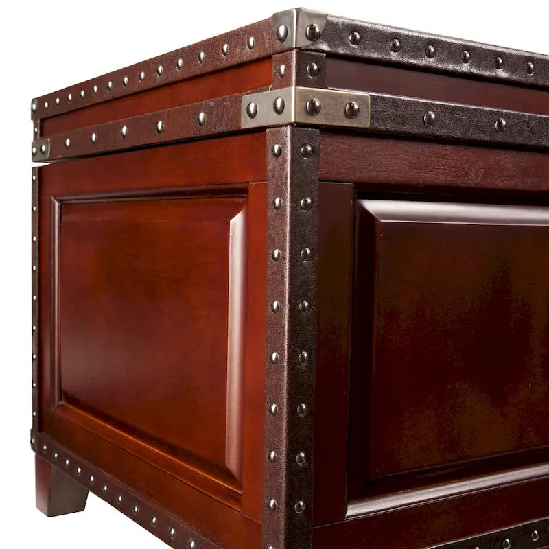 Table basse coffre en bois Ailsa de SEI Furniture