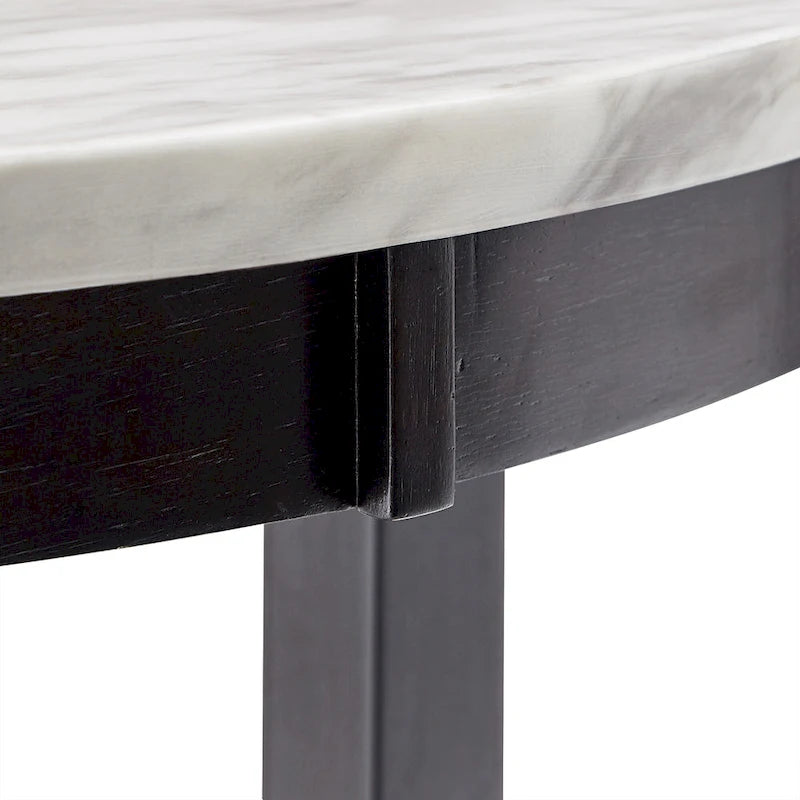 Ensemble de salle à manger rond Balmforth blanc en faux marbre, par iNSPIRE Q Classic