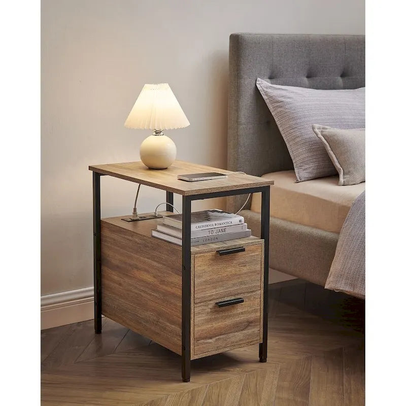Table d’appoint fine avec 2 tiroirs, table de chevet avec 2 étagères ouvertes et station de recharge pour le salon ou la chambre