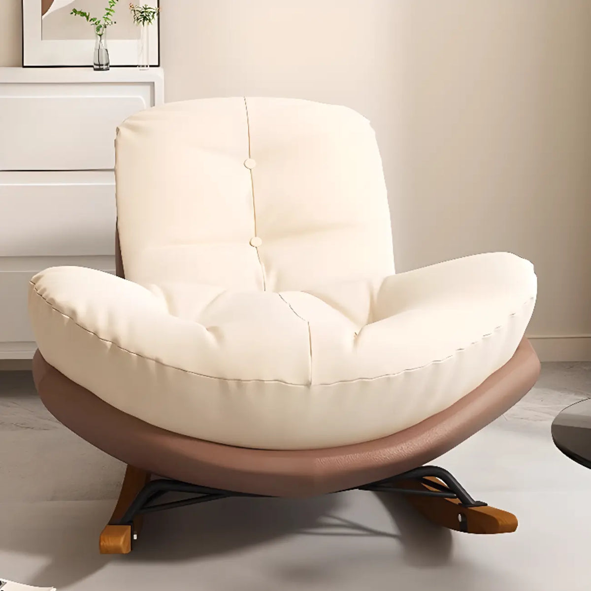 Sedia a dondolo imbottita in stile scandinavo con pouf opzionale