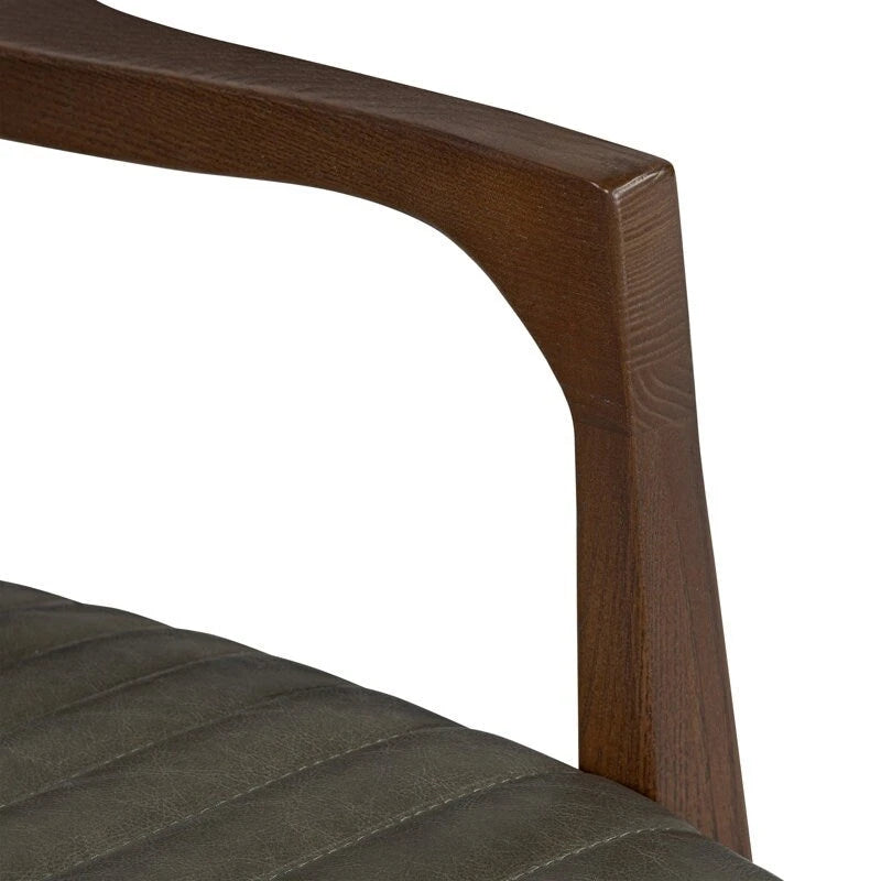 Poltrona lounge Rowan di Poly & Bark — vera pelle italiana pieno fiore