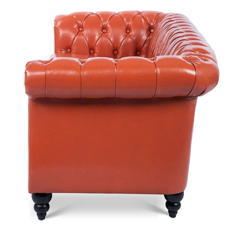 Klassisch elegantes 84.65-Dreisitzer-Chesterfield-Sofa mit gerollten Armlehnen aus PU-Leder – stabile Birkenbeine, weiche Polsterung