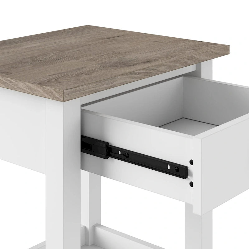 Mayfield Beistelltisch im Landhausstil von Bush Furniture.