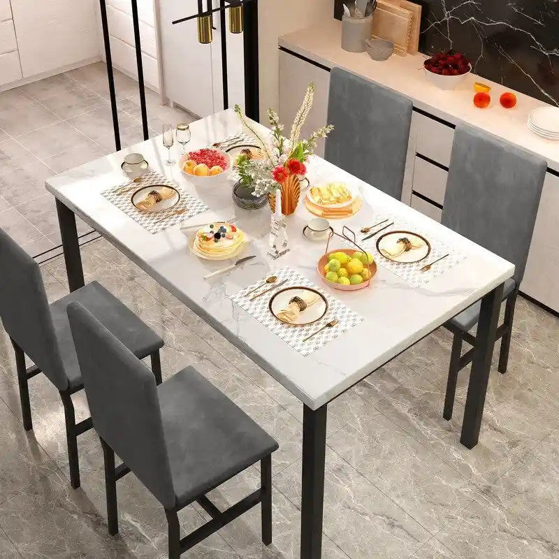 Grondin eetset voor 5 personen in moderne stijl met imitatiemarmeren blad en 4 eetkamerstoelen met fluwelen bekleding