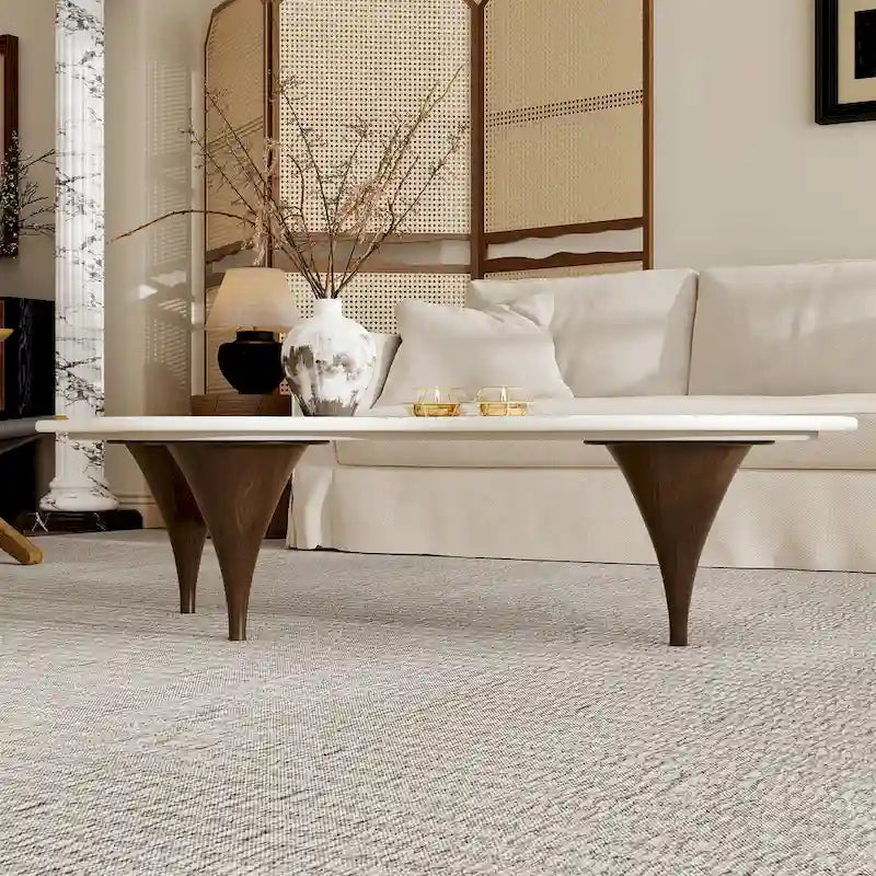 54.8 moderner Couchtisch, Platte in Marmoroptik, Beine aus Massivholz