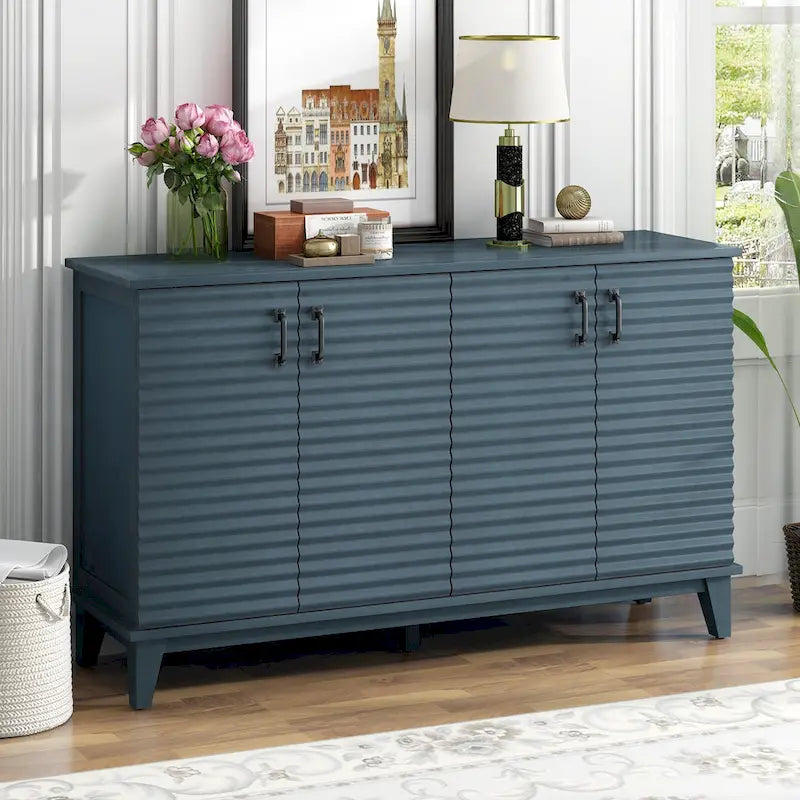 Buffet moderne à 4 portes avec grand espace de rangement, étagères réglables et poignées en métal