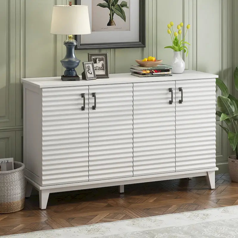 Buffet moderne à 4 portes avec grand espace de rangement, étagères réglables et poignées en métal