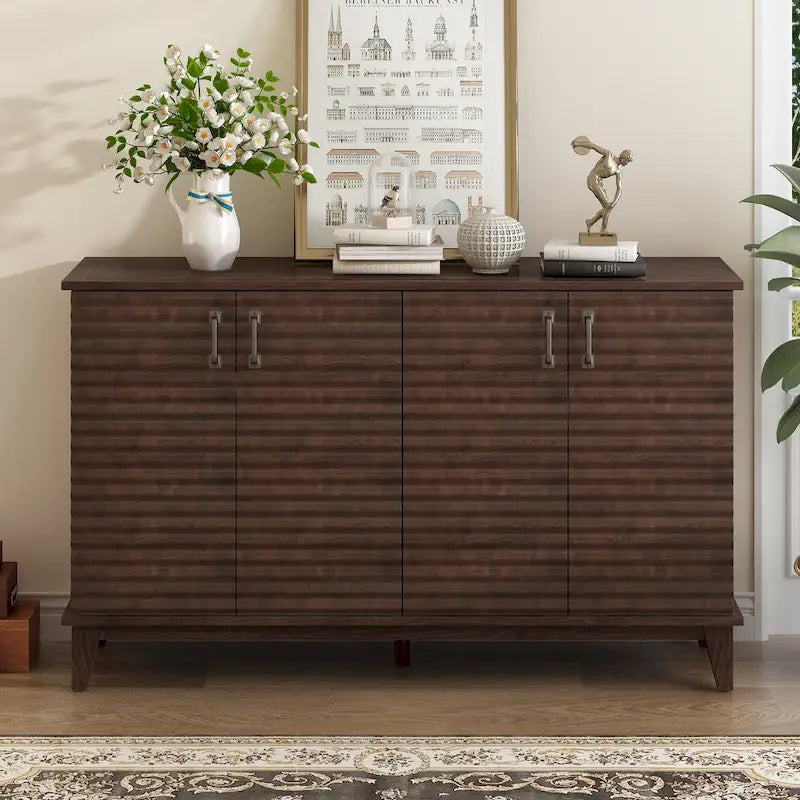 Buffet moderne à 4 portes avec grand espace de rangement, étagères réglables et poignées en métal