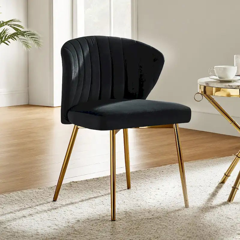 Chaise d’appoint de salle à manger Luna moderne glamour, rembourrée, avec dossier capitonné et petit piètement, par HULALA HOME