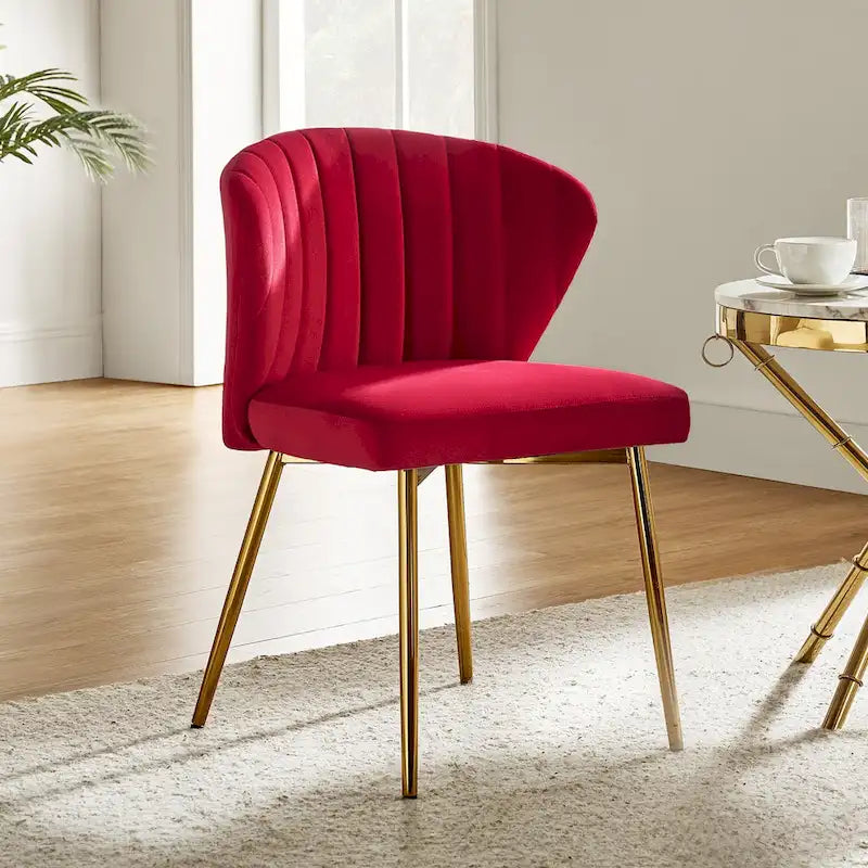 Chaise d’appoint de salle à manger Luna moderne glamour, rembourrée, avec dossier capitonné et petit piètement, par HULALA HOME