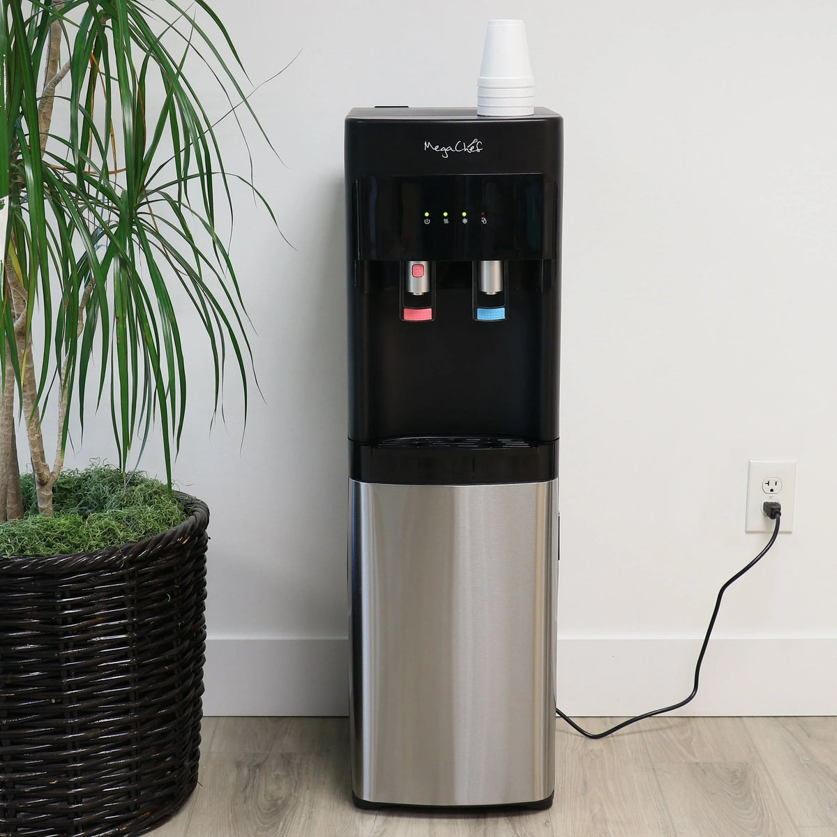 Distributeur d’eau chaude et froide à chargement par le bas MegaChef - 12x13.6x41