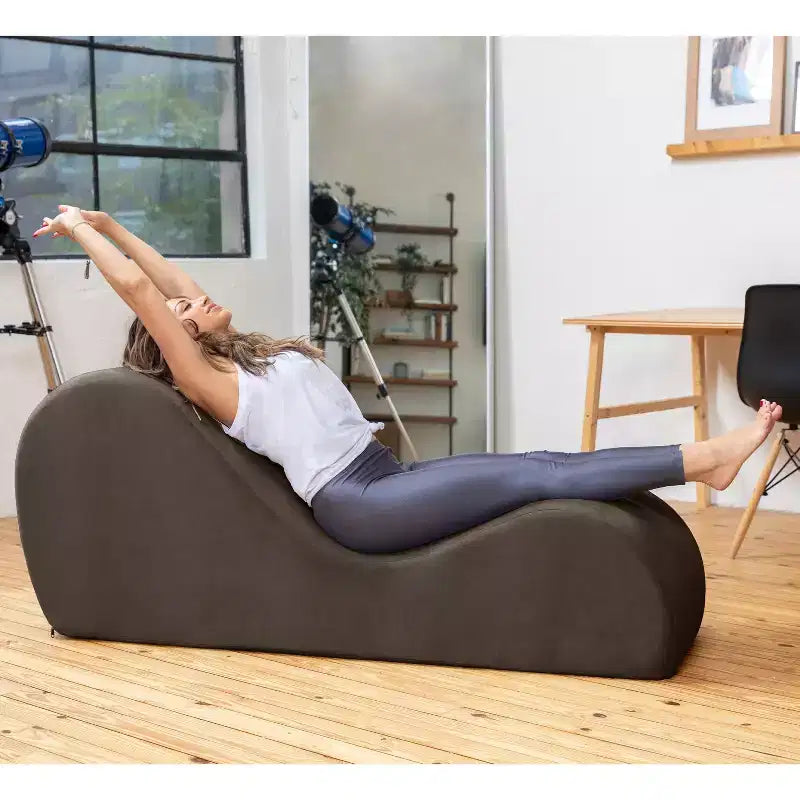 Elegancki szezlong Avana do jogi – wyprodukowano w USA – idealny do rozciągania, relaksu, ćwiczeń i nie tylko, 60D x 18W x 26H cali, jasnoszary