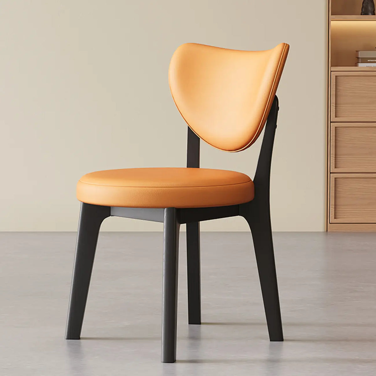 Chaise de salle à manger moderne sans accoudoirs, dossier enveloppant et revêtement en similicuir